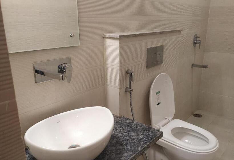 اتاق لوکس, Global Inn Gold Lucknow