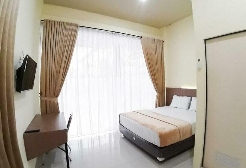 Номер Deluxe, Reddoorz Syariah Near Transmart Jambi 2