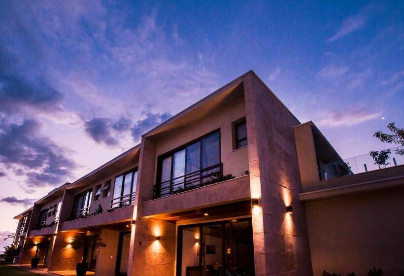 패밀리 아파트, Residencial Marina Del Sol