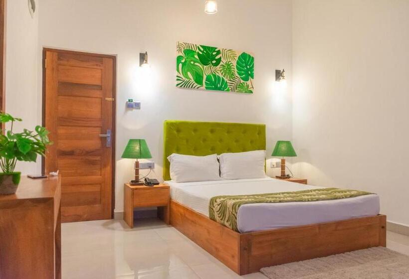 Номер Deluxe, J Leaf Hotel By Blue Bird