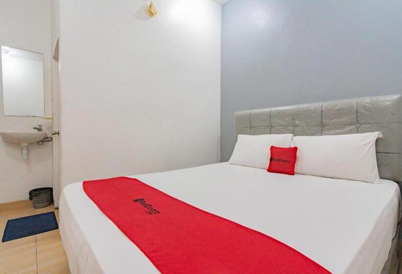 Номер Стандарт, Reddoorz Near Prujakan Station Cirebon