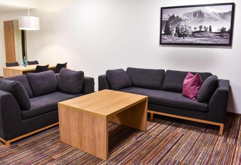 סוויטה עם מרפסת, Soloplan City Resort