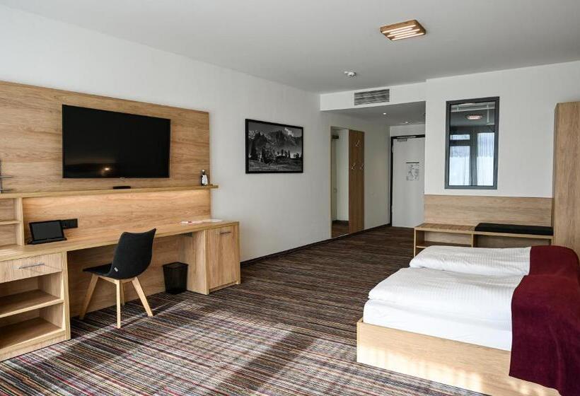 חדר סטנדרט מותאם לאדם עם מוגבלויות, Soloplan City Resort