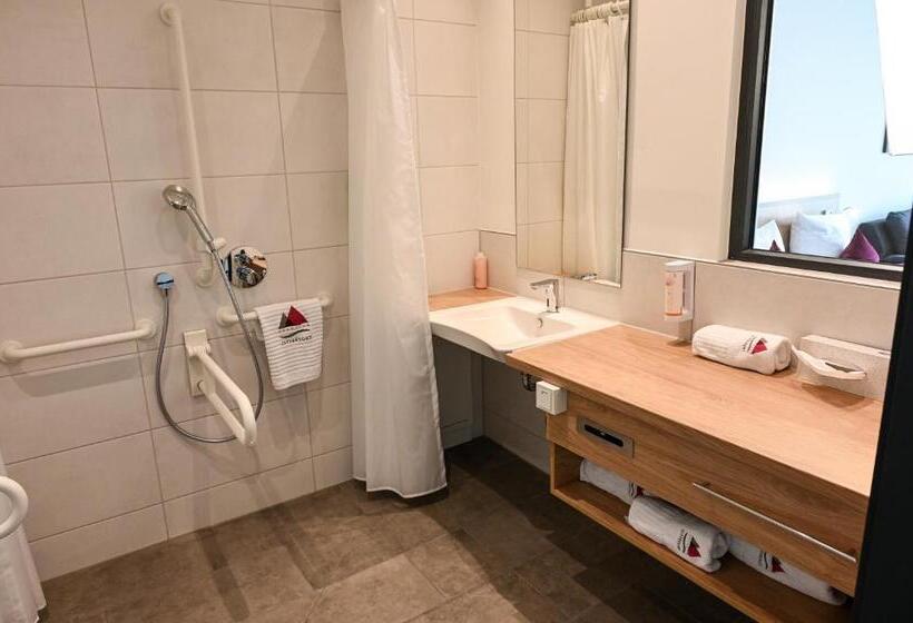 חדר סטנדרט מותאם לאדם עם מוגבלויות, Soloplan City Resort