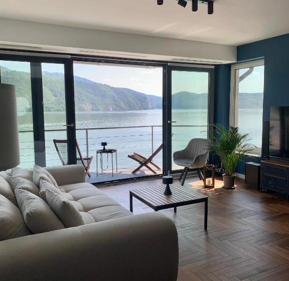 수피리어 스튜디오, Vila Casa9