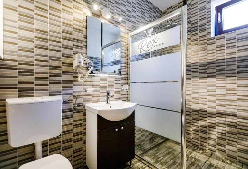 اتاق استاندارد سه نفره, Pensiunea Decebal Resort   Cazanele Dunarii