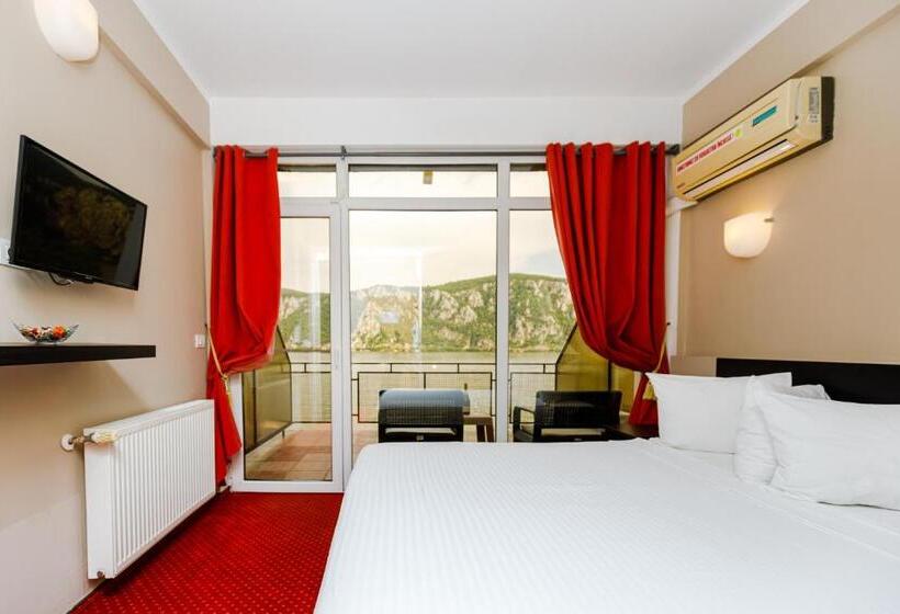 اتاق استاندارد سه تخته با چشم‌انداز, Pensiunea Decebal Resort   Cazanele Dunarii