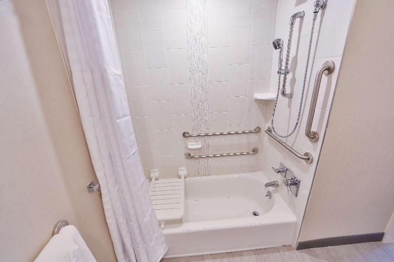 Standard Szoba King Size Bed, Doubletree By Hilton Atlanta  Alpharetta