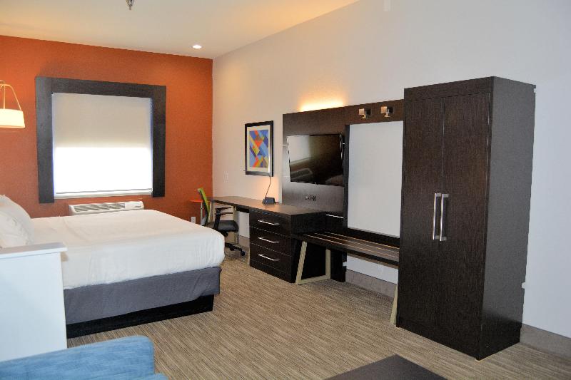 Suite met Kingsize Bed, Holiday Inn Express Hotel And Suites Abilene, An Ihg