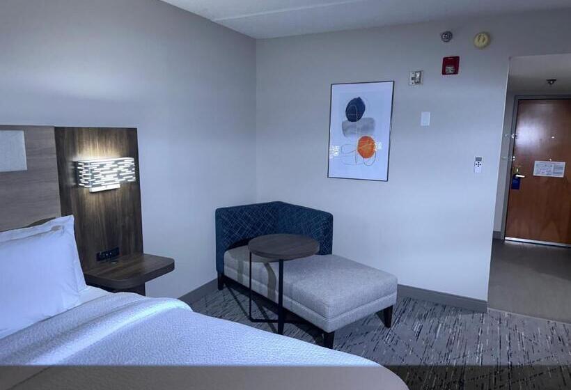 Номер Стандарт Кровать Кинг Адаптированный для Инвалидов, Holiday Inn Express Birmingham Irondale East, An Ihg