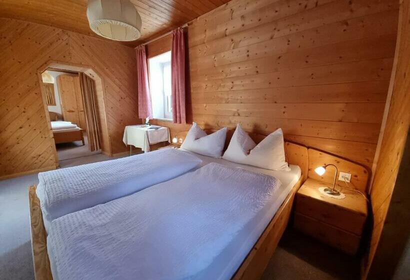 اتاق کلاسیک چهارنفره, Reiterhof Edelweiss