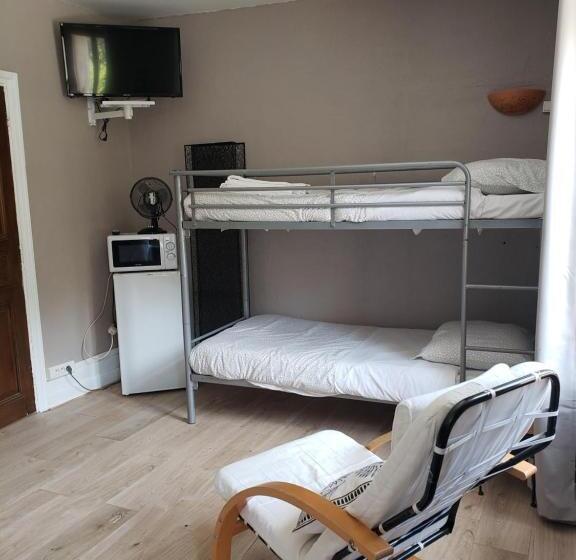 Семейный Номер Вид на Горы, Le Moulin D Onclaire Camping Et Chambres D Hôtes