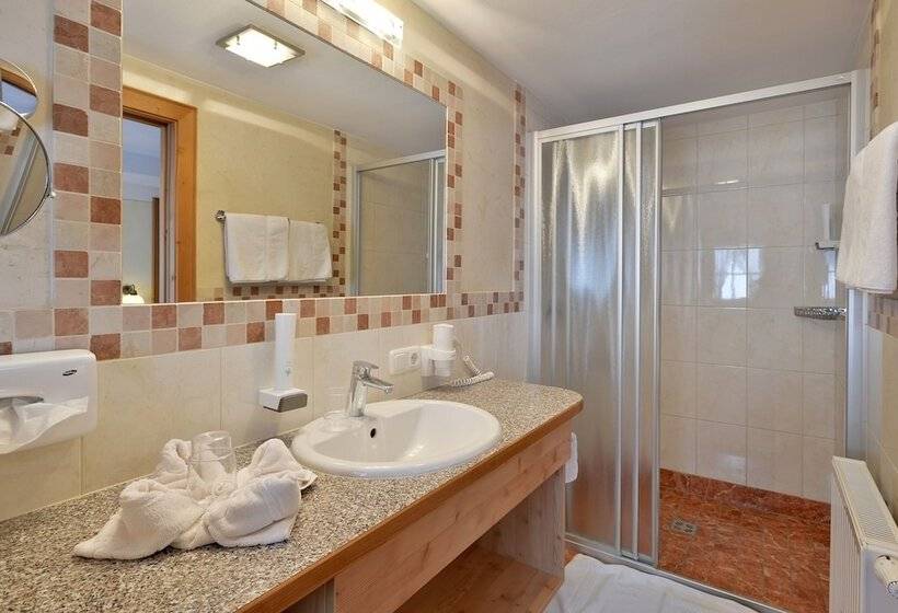 Номер Стандарт, Feriengut Unterhochstätt