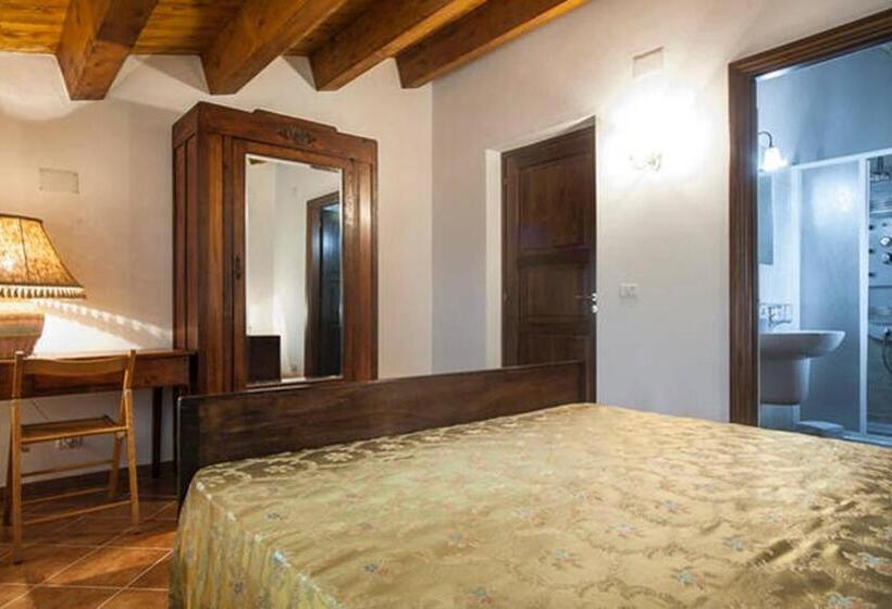 Номер Стандарт, Agriturismo Miracco Atanasio Franco Il Maniero