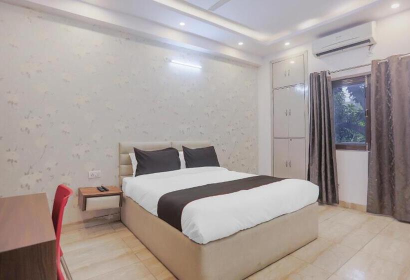 Трехместный Номер Классика, Collection O 78374 Collection O Essendi Hospitalities Llp