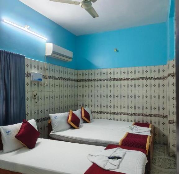 Номер Стандарт Трехместный, Sri Kanya Residency, Srikalahasti