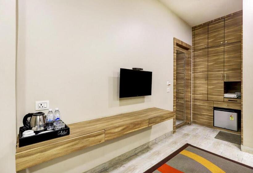 חדר קלאסי לשלושה, Super Townhouse Oak Shubhham Regency