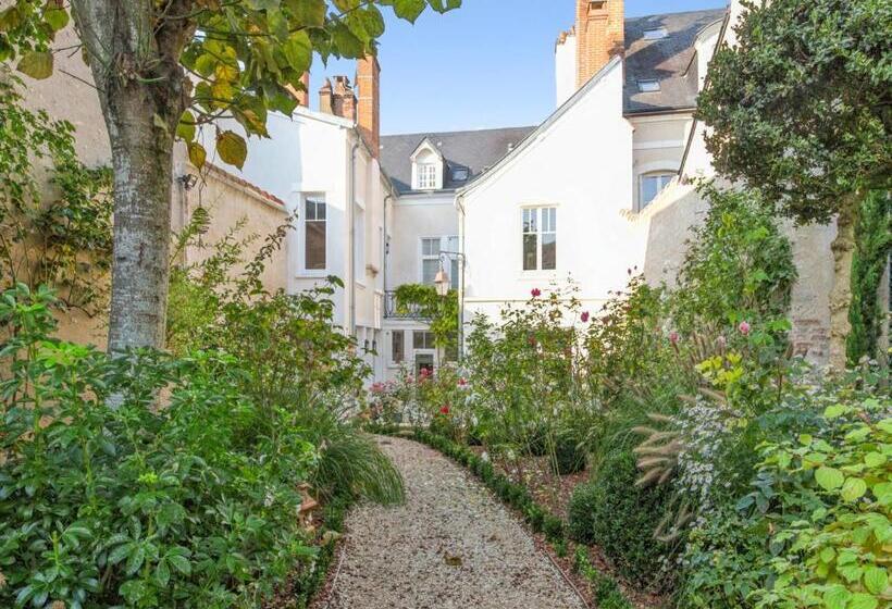 스탠다드 룸, Room In Guest Room   This 10th Century Home Sits In An Exceptional Setting In The Center Of Orleans