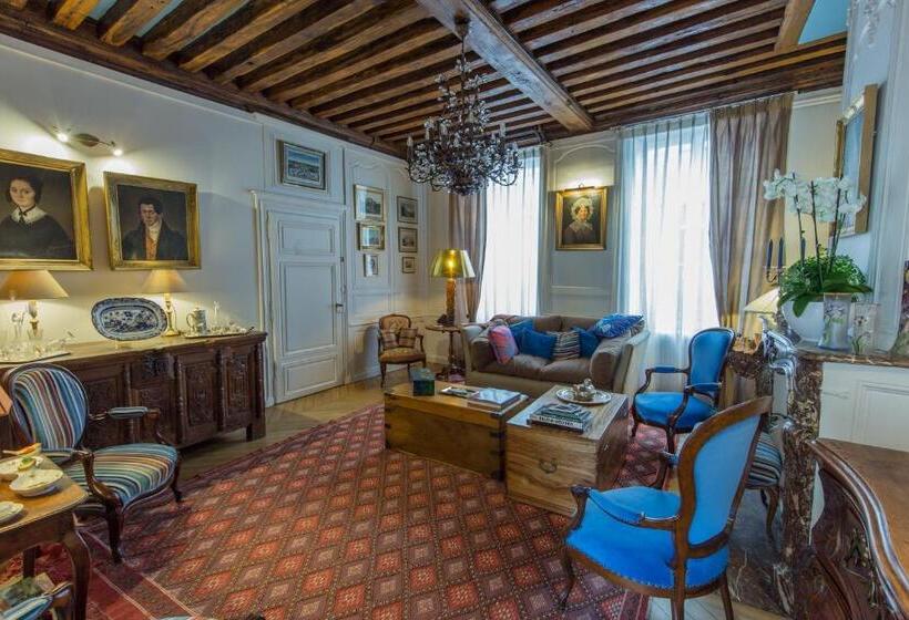 스탠다드 룸, Room In Guest Room   This 10th Century Home Sits In An Exceptional Setting In The Center Of Orleans