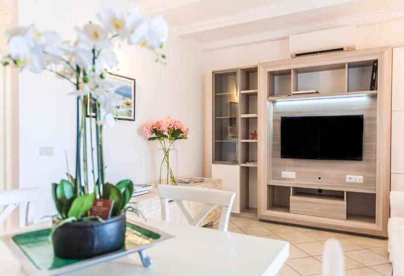 Апартаменты 2 Спальни, Relais Del Borgo  Domo