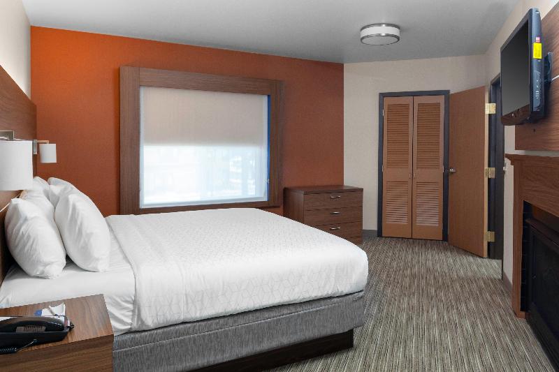 Люкс Кровать Кинг, Holiday Inn Express Hotel & Suites Coeur D Alene I 90 Exit 11, An Ihg