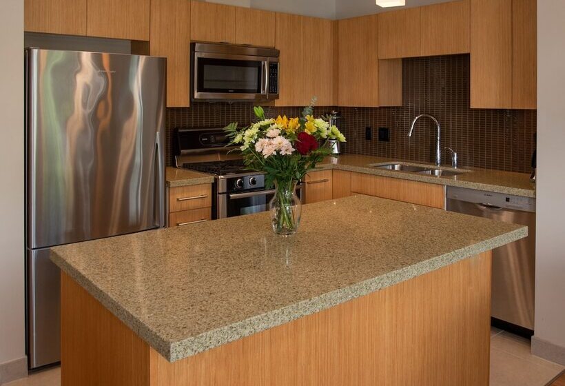 2 Bedrooms Suite 2 Bedrooms Lake View, Watermark Beach Resort