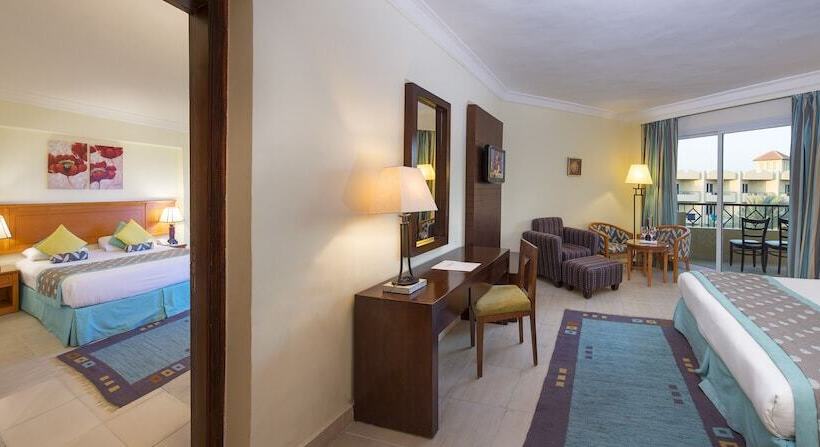 اتاق خانوادگی, Amwaj Beach Club Abu Soma