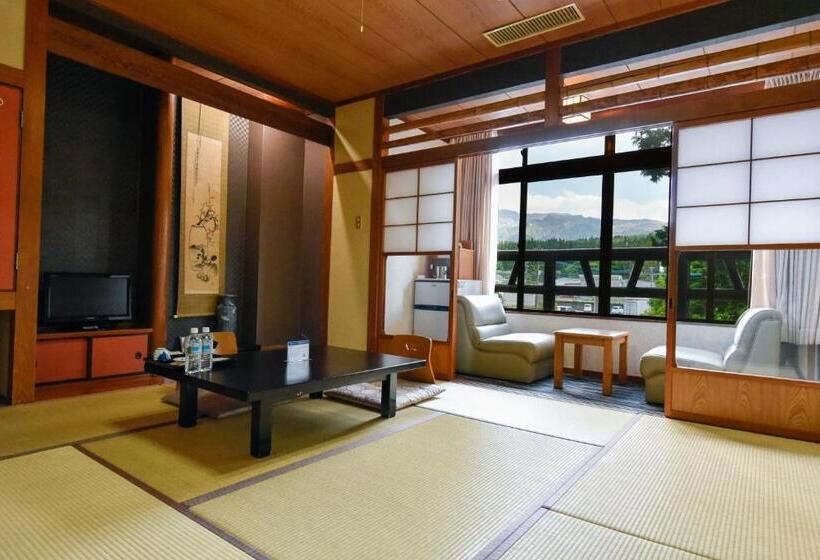 Четырехместный Номер Стандарт, Kamenoi Hotel Aso Park Resort