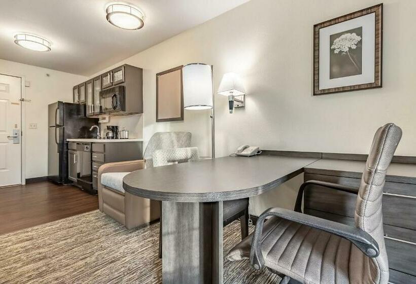 Студио Стандарт Кровать Кинг, Candlewood Suites Lincoln, An Ihg
