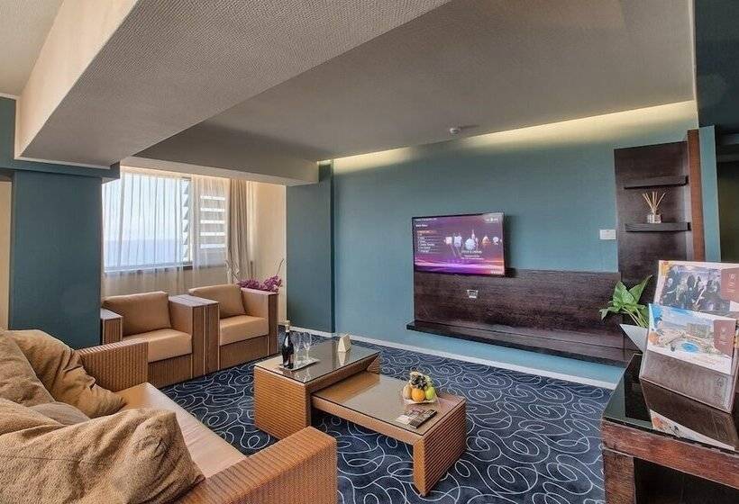 Junior Suite cu Vedere Laterală la Mare, Vega