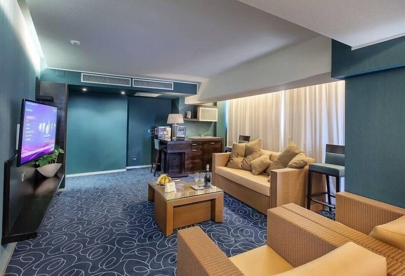 Junior Suite cu Vedere Laterală la Mare, Vega