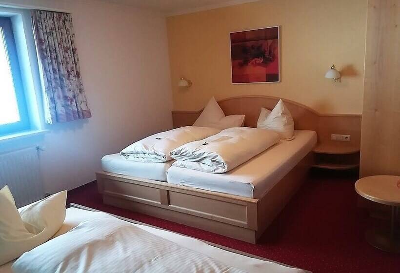 Номер Стандарт Трехместный, Die Lilie / Hotel Garni