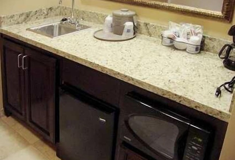Студия Стандарт, Hampton Inn & Suites Fredericksburg
