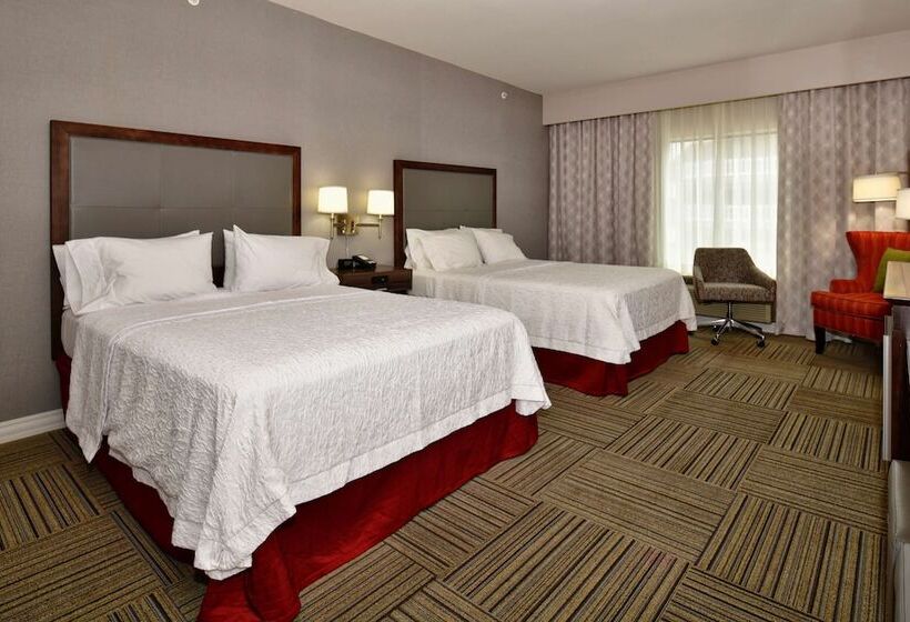 Номер Стандарт с Балконом, Hampton Inn & Suites Fredericksburg