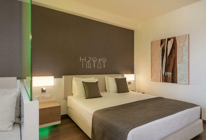 Семейный Номер, Avra Imperial