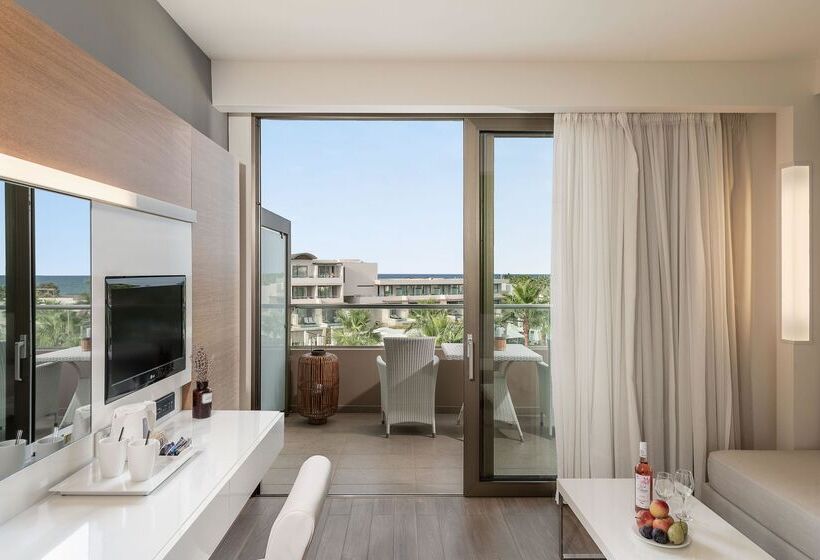 Семейный Номер, Avra Imperial