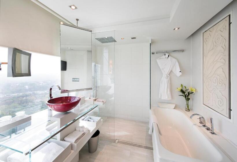 Номер Deluxe Кровать Кинг с Видом, Le Méridien Gurgaon, Delhi Ncr