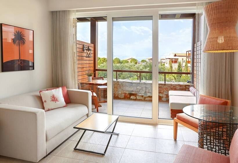Номер Deluxe Вид на Сад, The Westin Resort Costa Navarino