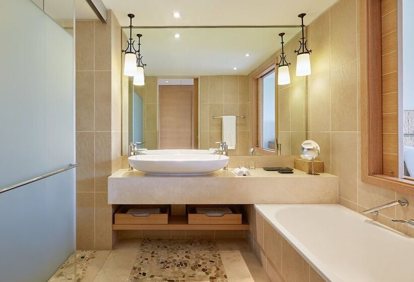 Habitación Premium Vista al Mar., The Westin Resort Costa Navarino
