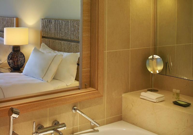 Habitación Premium Vista al Mar., The Westin Resort Costa Navarino