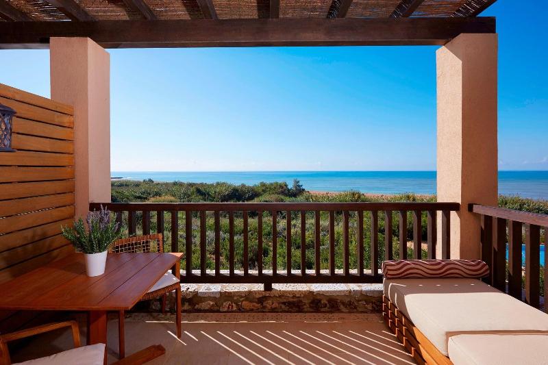 Habitación Premium Vista al Mar., The Westin Resort Costa Navarino