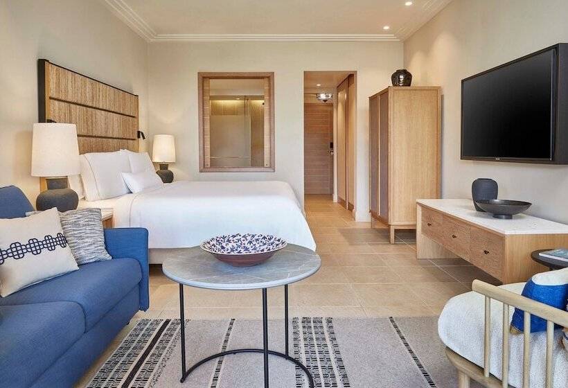 Номер Deluxe Вид на Море Боковой, The Westin Resort Costa Navarino