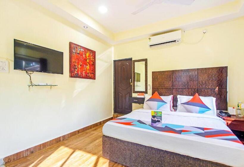 Трехместный Президентский, Fabexpress Golden Nest Deluxe With Pool, Calangute