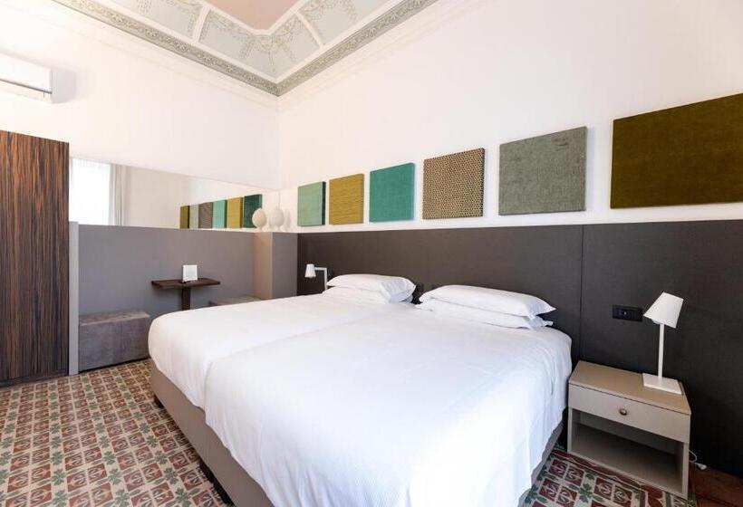 Трехместный Номер Стандарт с Балконом, Riflessi Acireale Palace Suites