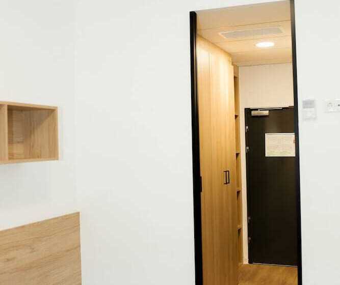 اتاق عادی یک تخته, Albergue Juvenil Colegio Mayor Galileo Galilei