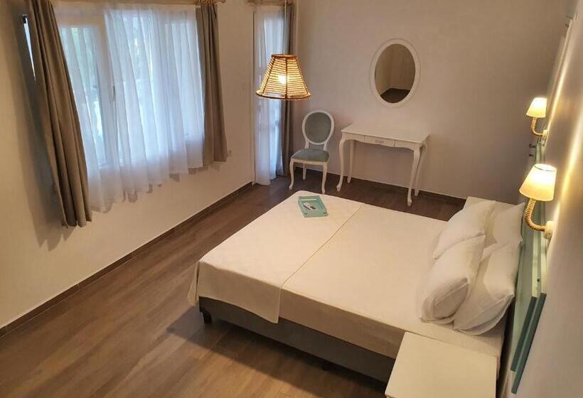 غرفة قياسية مطلّة علي البحر مزوَّدة بشُرفة, Dilek Agaci Butik Otel