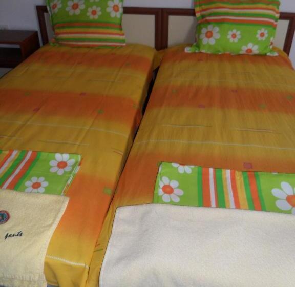 Triple Room Sea View, Guest House Kami