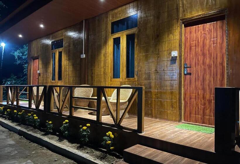 Номер Deluxe с Балконом, Kaziranga Eco Camp