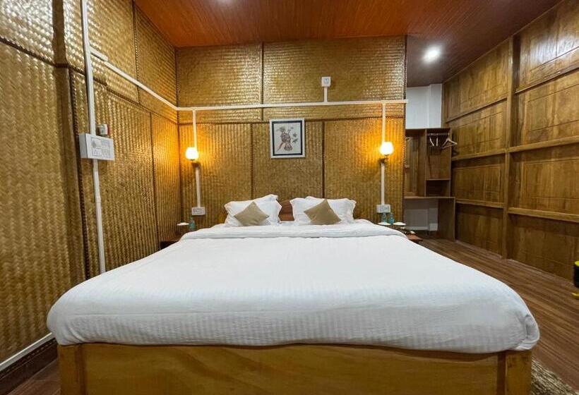 Номер Deluxe с Балконом, Kaziranga Eco Camp