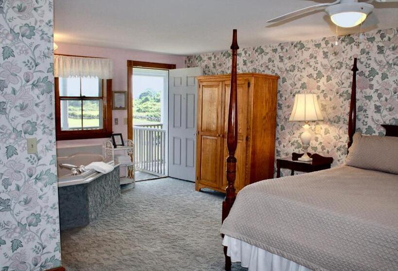 스탠다드 룸 킹사이즈 침대, Rose Farm Inn